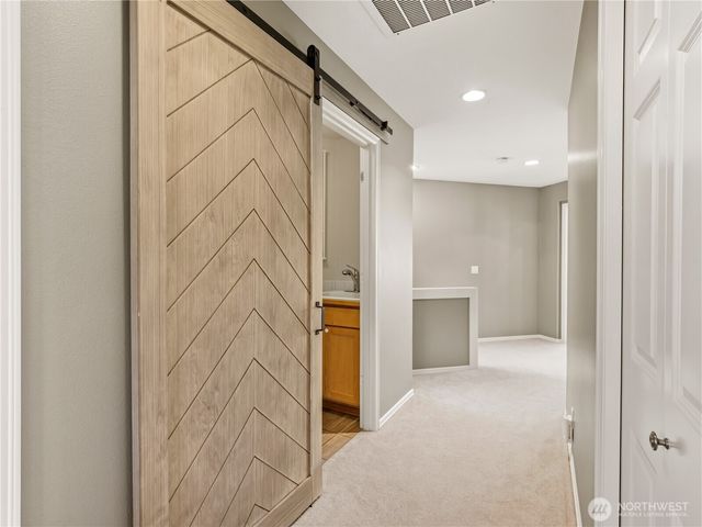 23919 SE 8th Place, Sammamish, WA 98075