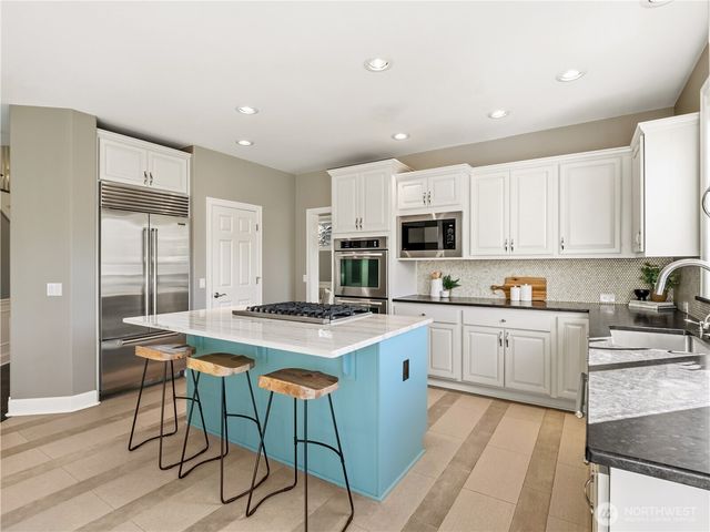 23919 SE 8th Place, Sammamish, WA 98075