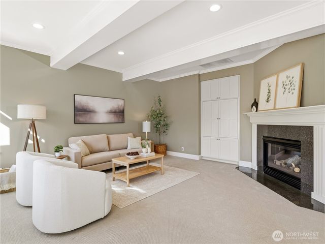 23919 SE 8th Place, Sammamish, WA 98075