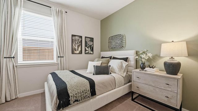 21241 SE Pelee Drive, Bend, OR 97702