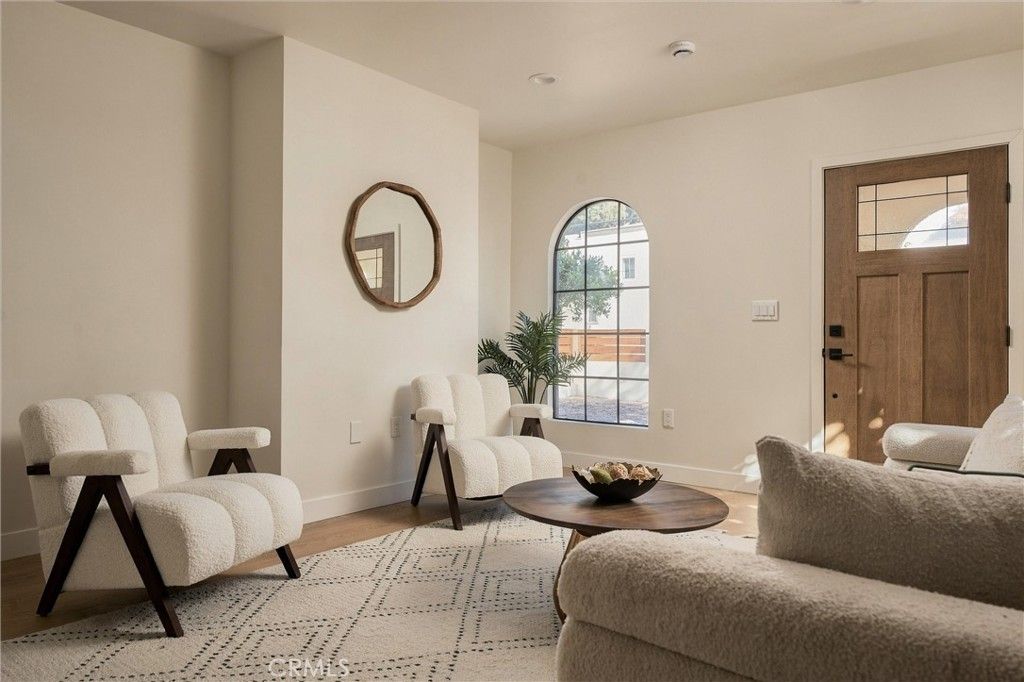 341 Douglas St, Los Angeles, CA 90026 — photo 3