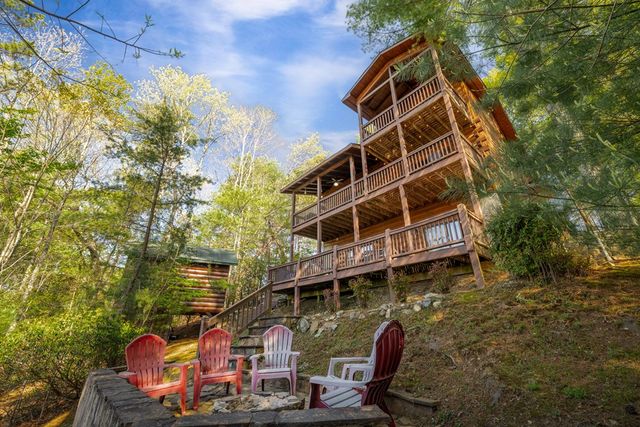 258 Dupont Drive, Blue Ridge, GA 30522