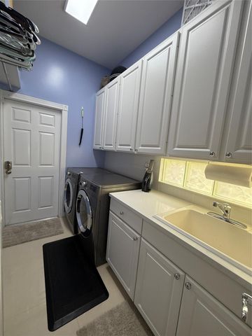 2752 Irma Lake Dr, West Palm Beach, FL 33411