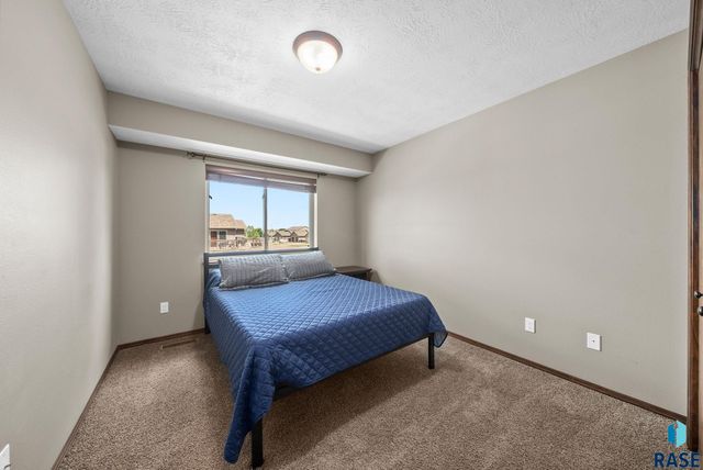 4812 S Tribbey Trl, Sioux Falls, SD 57106