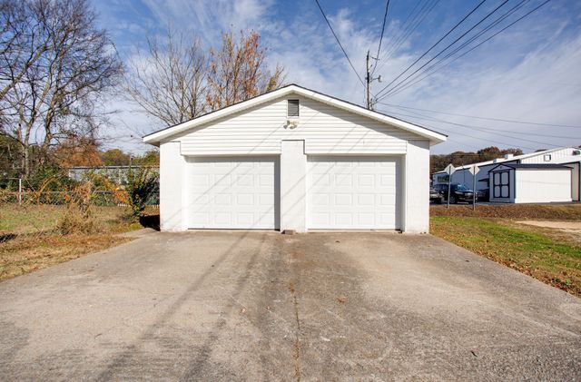 804 Brown St, Columbia, TN 38401