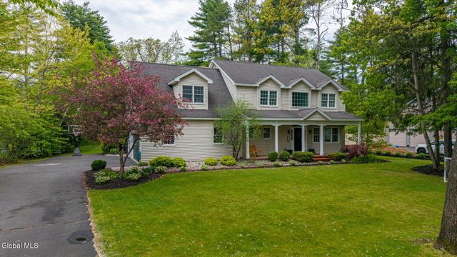 17 Kimberly Lane, Queensbury, NY 12804