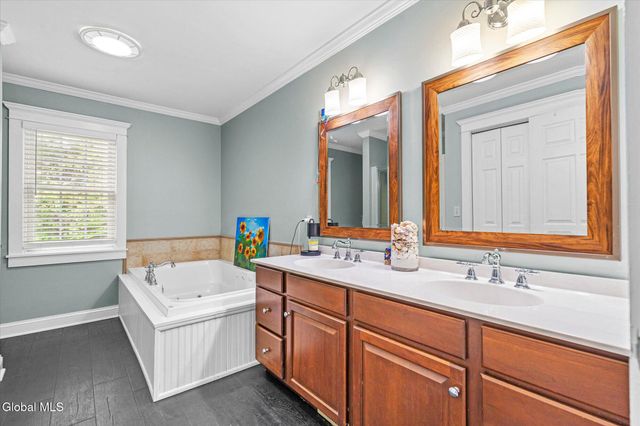 17 Kimberly Lane, Queensbury, NY 12804