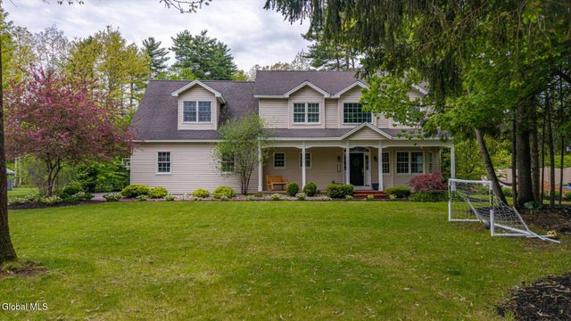 17 Kimberly Lane, Queensbury, NY 12804