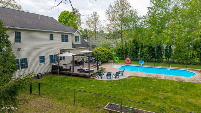 17 Kimberly Lane, Queensbury, NY 12804
