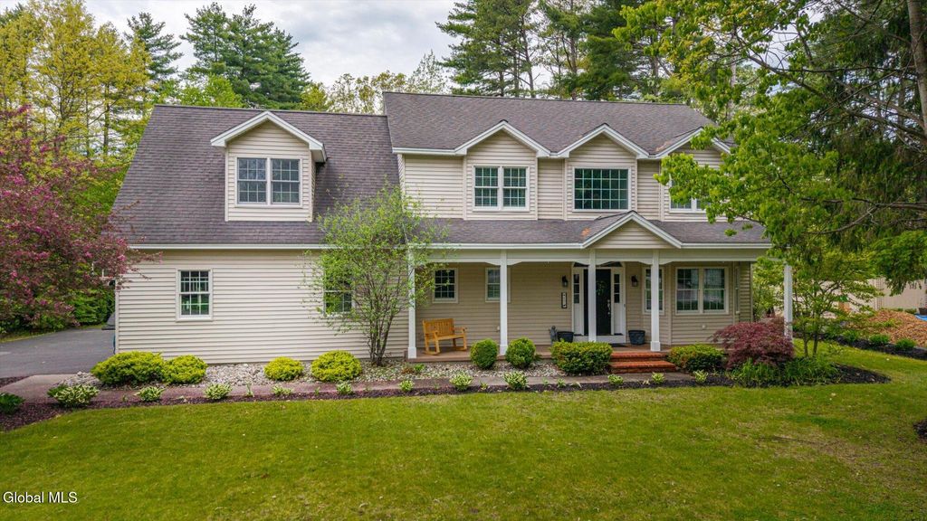 17 Kimberly Lane, Queensbury, NY 12804