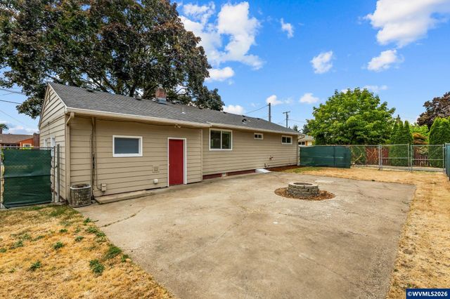 389 Apple Blossom Av N, Keizer, OR 97303