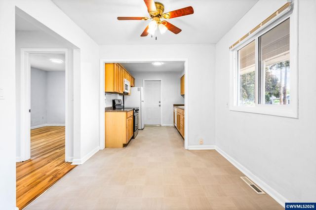 389 Apple Blossom Av N, Keizer, OR 97303