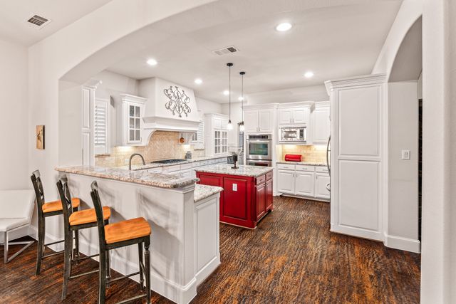 600 Joshua Road, Lantana, TX 76226