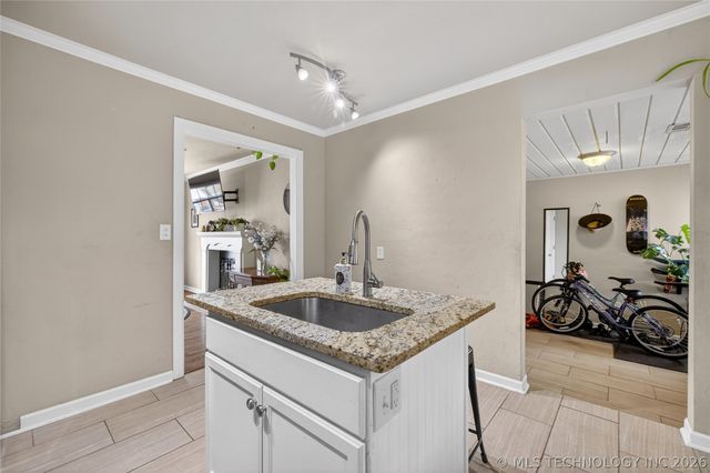 903 S Richmond Avenue, Tulsa, OK 74112