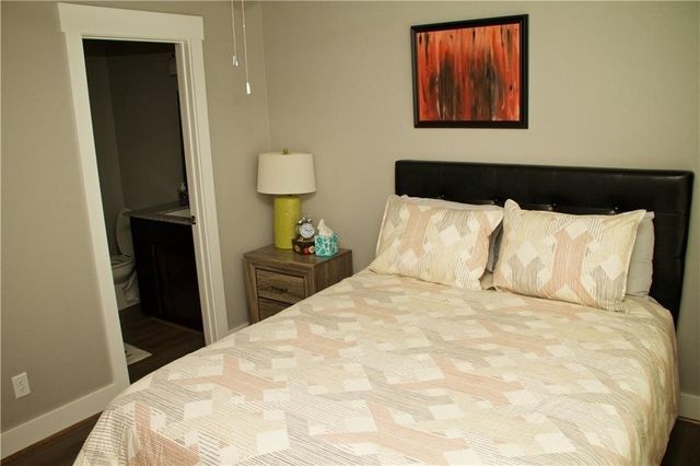 1569 S Brooks Avenue, Fayetteville, AR 72701