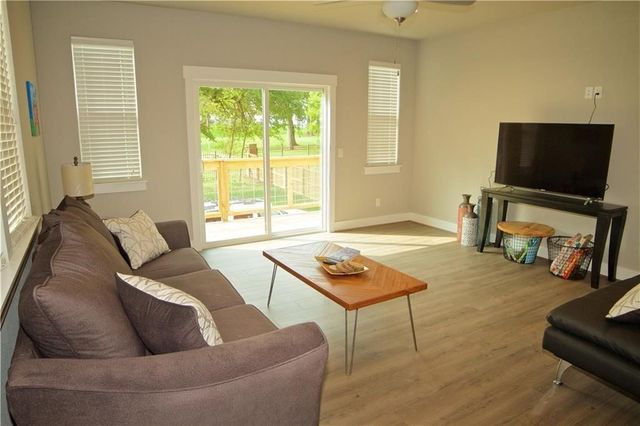 1569 S Brooks Avenue, Fayetteville, AR 72701