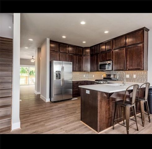 1569 S Brooks Avenue, Fayetteville, AR 72701