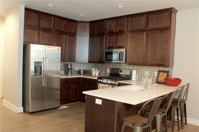 1569 S Brooks Avenue, Fayetteville, AR 72701