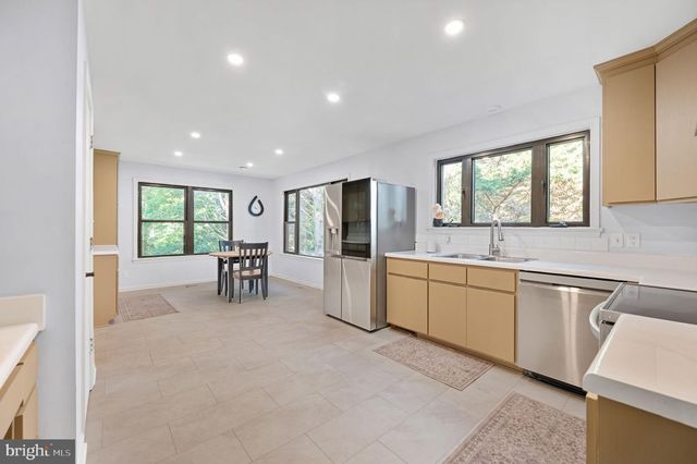 12504 HAWKINS LN, Spotsylvania, VA 22551