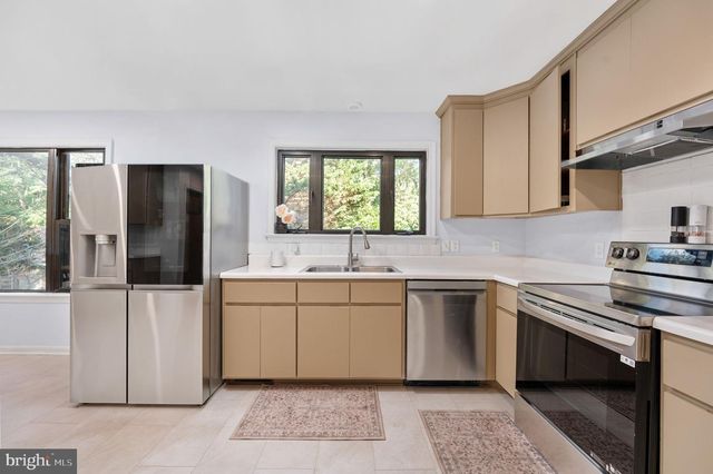 12504 HAWKINS LN, Spotsylvania, VA 22551