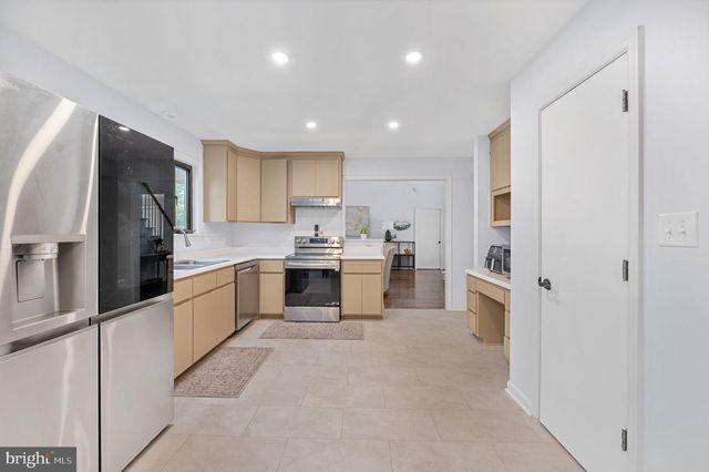12504 HAWKINS LN, Spotsylvania, VA 22551