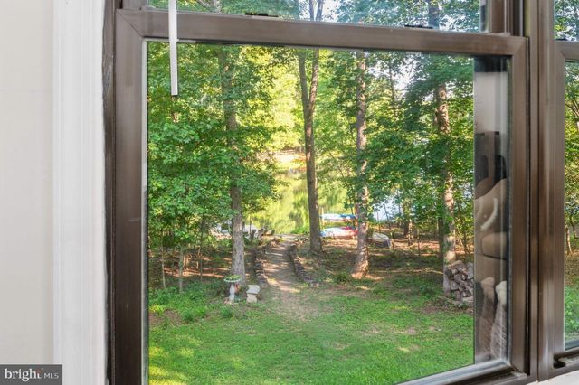 12504 HAWKINS LN, Spotsylvania, VA 22551
