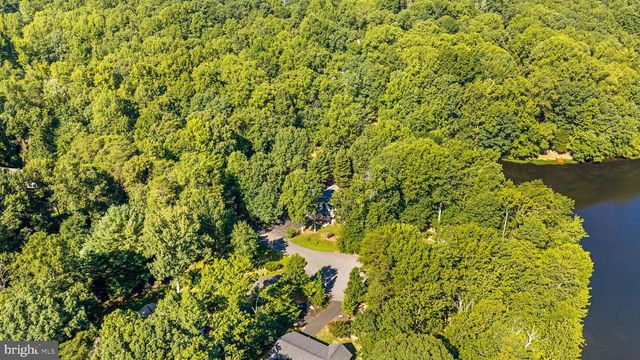 12504 HAWKINS LN, Spotsylvania, VA 22551