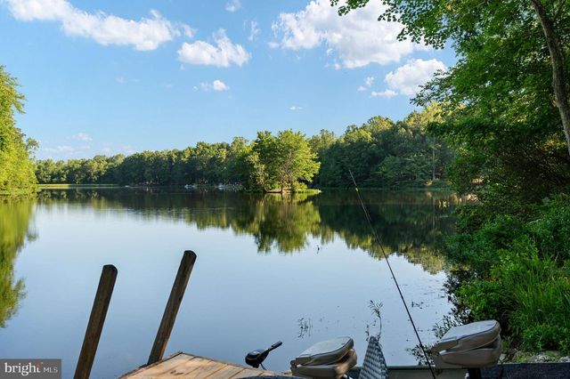 12504 HAWKINS LN, Spotsylvania, VA 22551