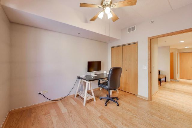 1715 Pavilion Way 206, Park Ridge, IL 60068