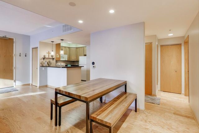 1715 Pavilion Way 206, Park Ridge, IL 60068