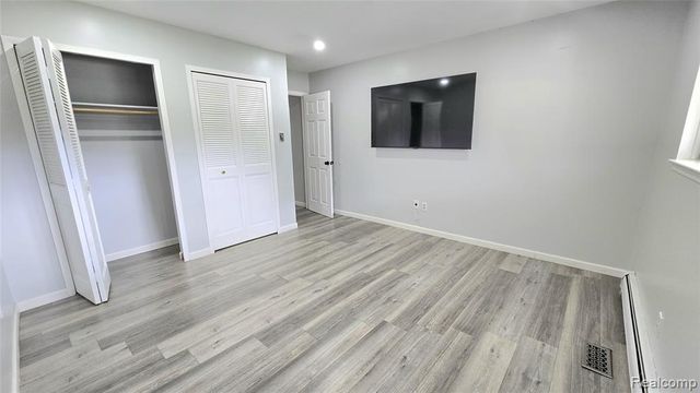 34294 Greentrees Road, Sterling Heights, MI 48312