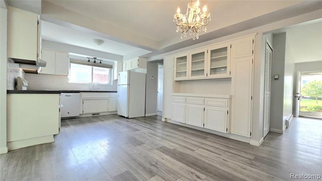 34294 Greentrees Road, Sterling Heights, MI 48312
