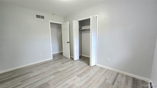 34294 Greentrees Road, Sterling Heights, MI 48312