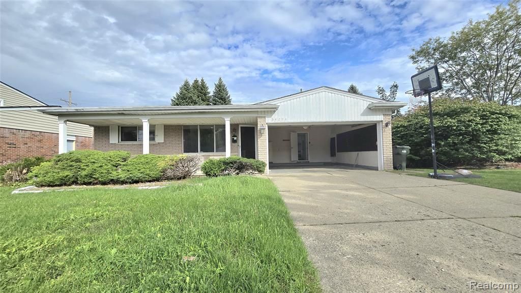 34294 Greentrees Road, Sterling Heights, MI 48312