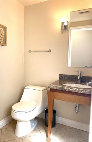 1771 Sunningdale Rd., M14-49D, Seal Beach, CA 90740