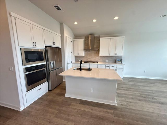 6410 Velvet Leaf LN, Buda, TX 78610