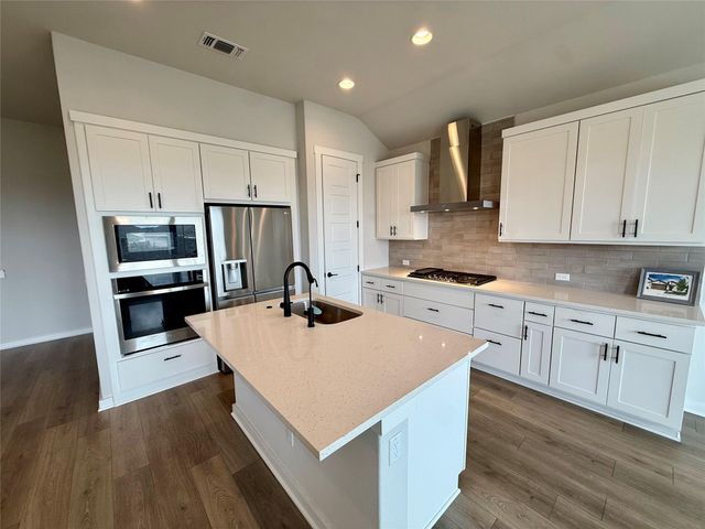 6410 Velvet Leaf LN, Buda, TX 78610