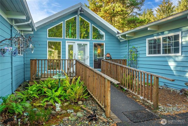 18 Sunset Blvd, Hoquiam, WA 98550