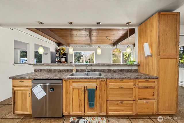 18 Sunset Blvd, Hoquiam, WA 98550