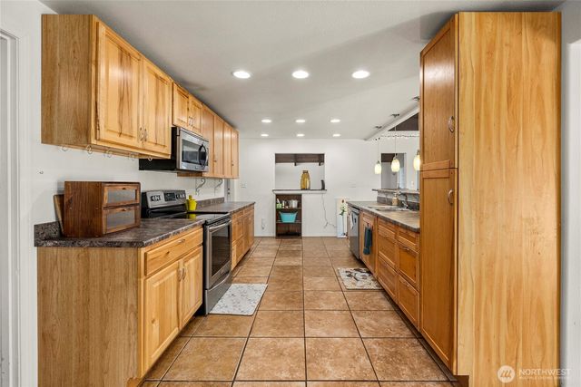 18 Sunset Blvd, Hoquiam, WA 98550