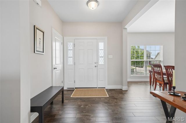 2384 Chemin Avenue, St Charles, MO 63301