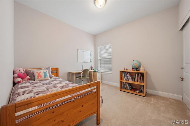 2384 Chemin Avenue, St Charles, MO 63301