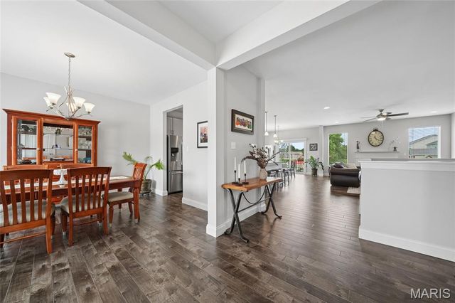 2384 Chemin Avenue, St Charles, MO 63301