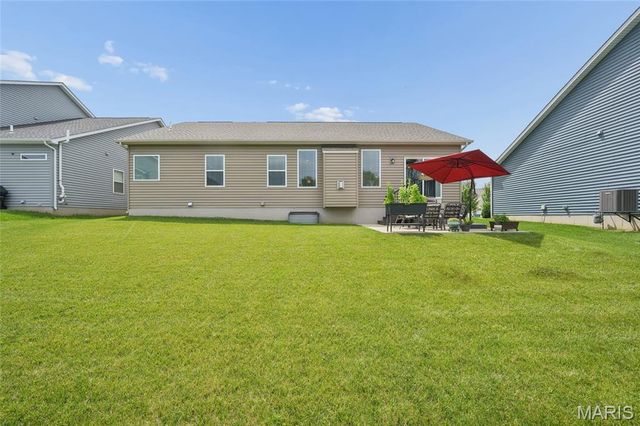 2384 Chemin Avenue, St Charles, MO 63301