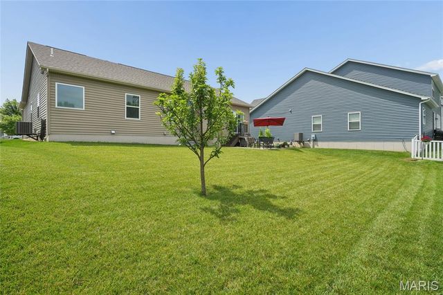 2384 Chemin Avenue, St Charles, MO 63301