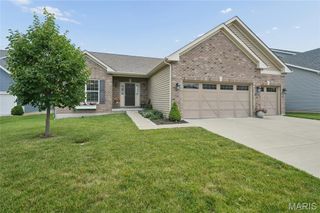 2384 Chemin Avenue, St Charles, MO 63301
