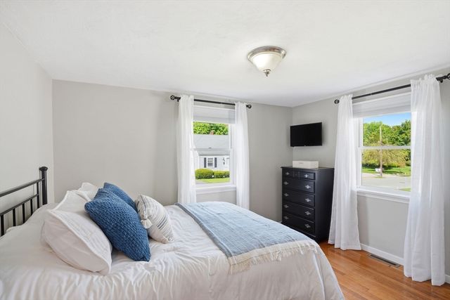 77 Weyham Rd, Weymouth, MA 02191