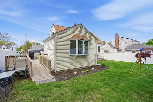 77 Weyham Rd, Weymouth, MA 02191