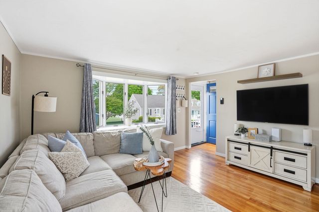 77 Weyham Rd, Weymouth, MA 02191
