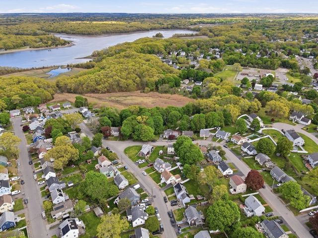 77 Weyham Rd, Weymouth, MA 02191